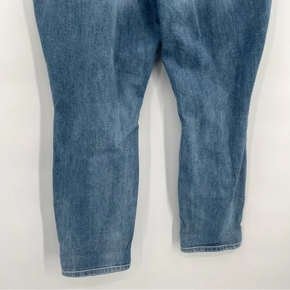 JUDY BLUE BOYFRIEND FIT MEDIUM WASH DENIM JEANS Distressed WOMENS SIZE 16W - Picture 8 of 10